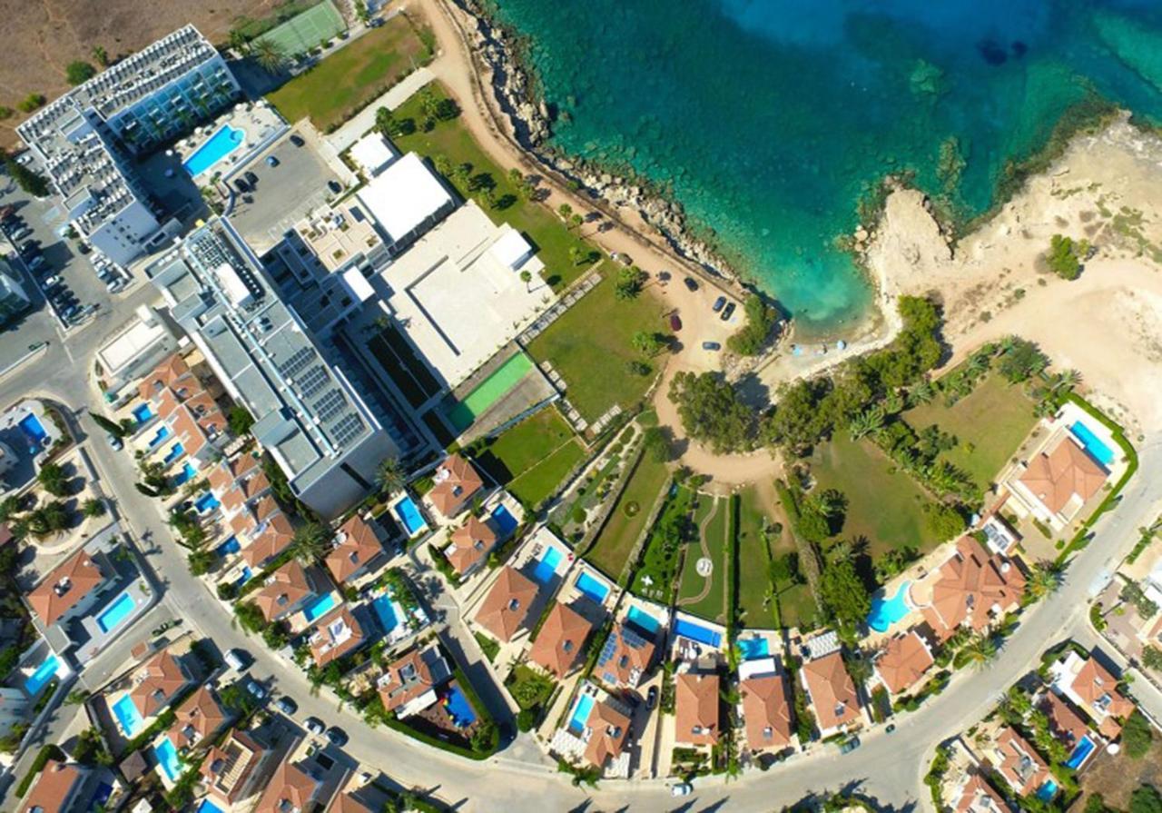 Lucile - Coralli Beachfront Apartment Паралімні Екстер'єр фото